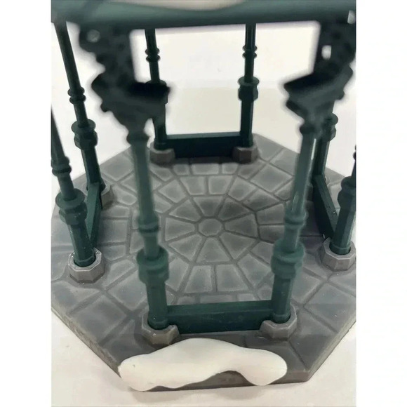 RETIRED DEPARTMENT 56 HERITAGE VILLAGE TOWN SQUARE GAZEBO ITEM #5513-1 EUC - Picture 4 of 7